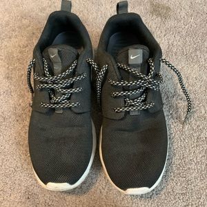 Nike Women’s Roshe One